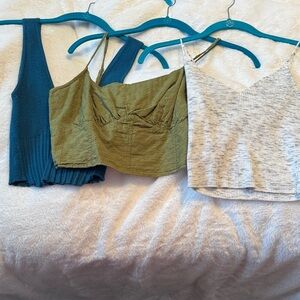 La Hearts Cropped Tank Tops